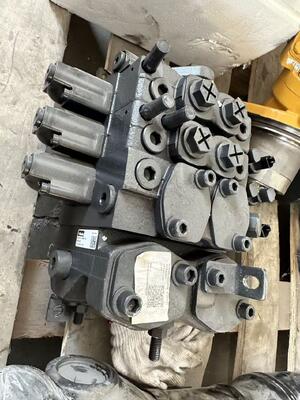 150602020002B multi-way valve 	Sany Reach Stacker Parts