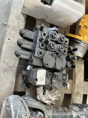 150602020002B multi-way valve 	Sany Reach Stacker Parts